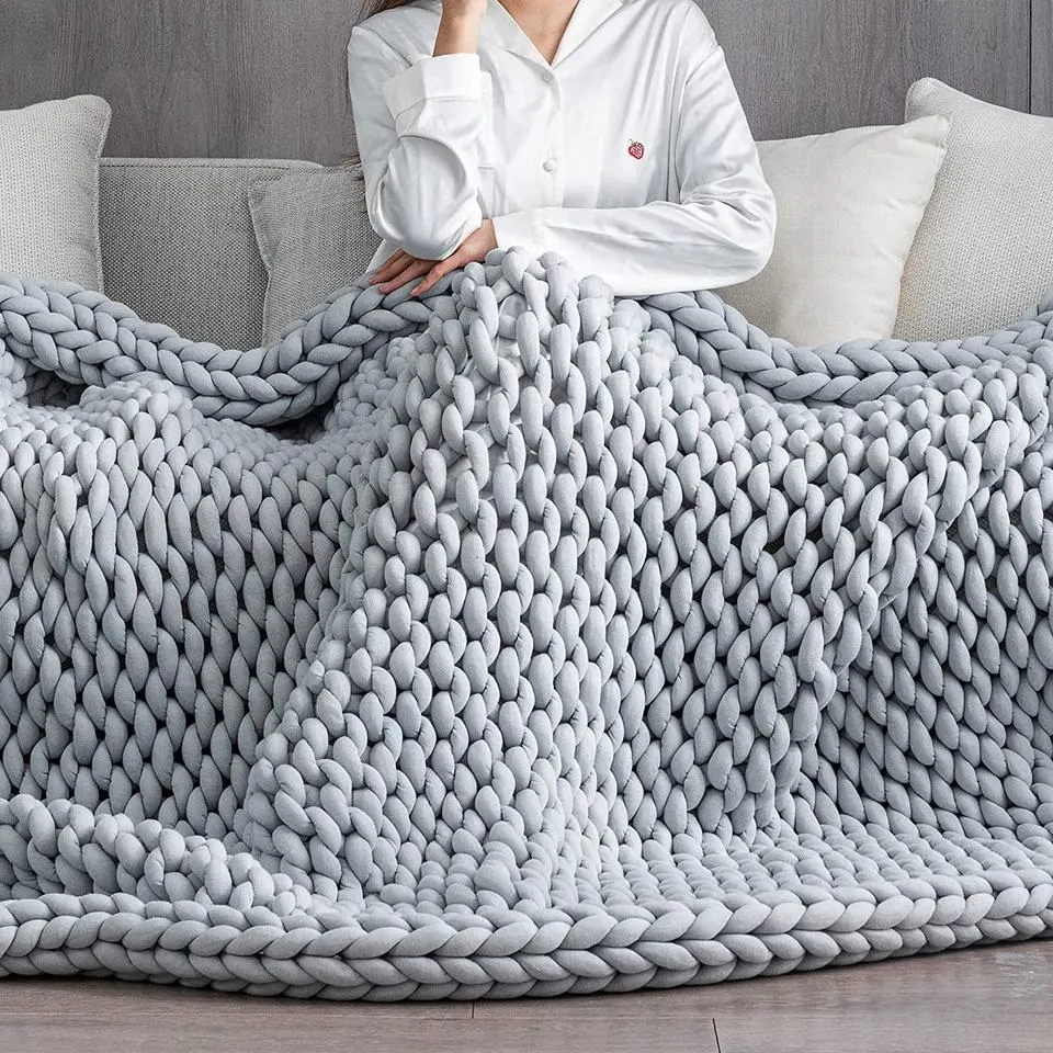 Luxury Super Thick Warm Cozy No Shedding Braided Cable Knit Winter Blanket Chunky Knitted Throw Heavy Weighted Blanket